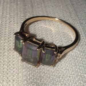Lovely 10k mystic topaz 3 stone ring